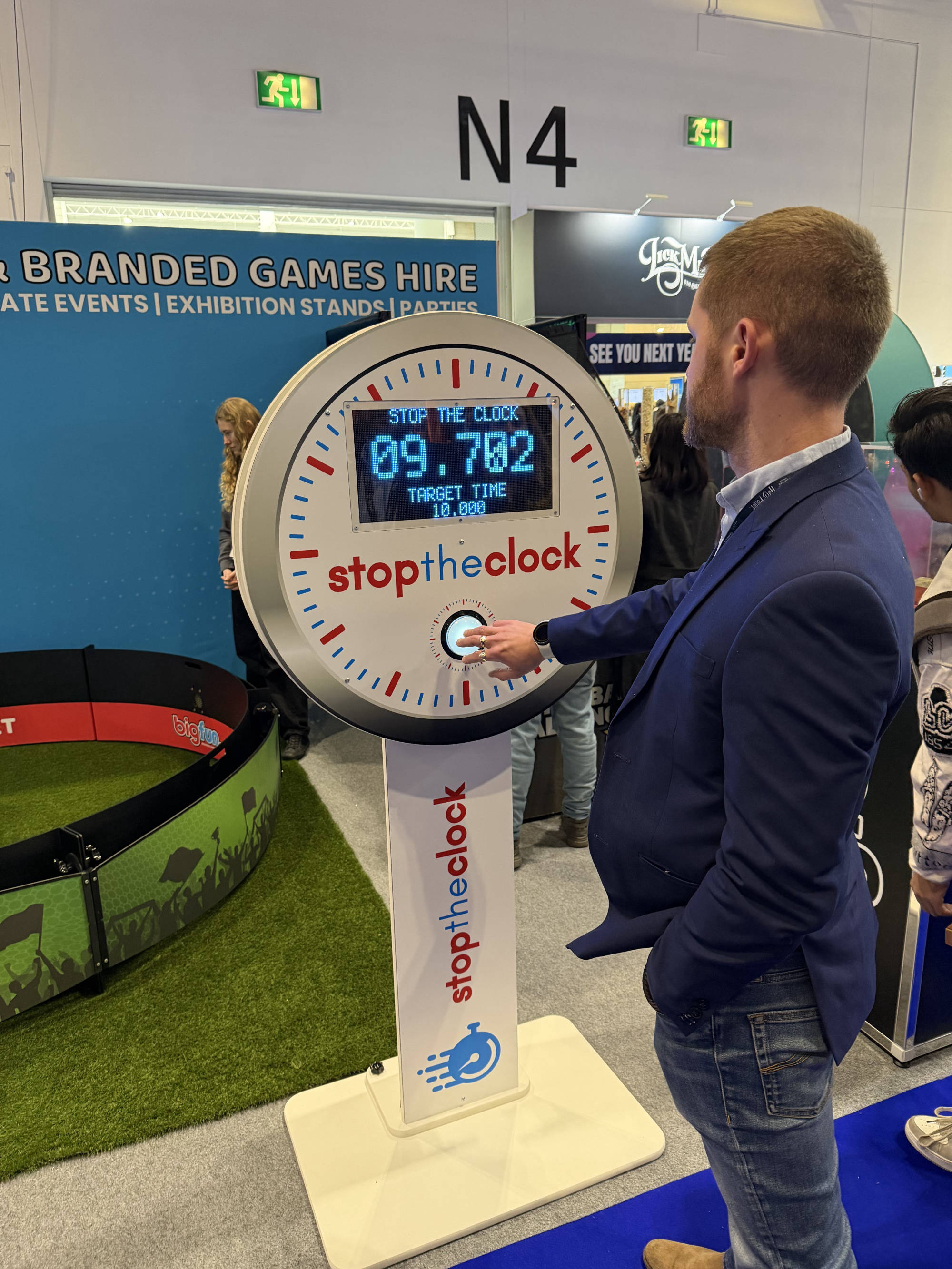 Player using Stop the Clock game 